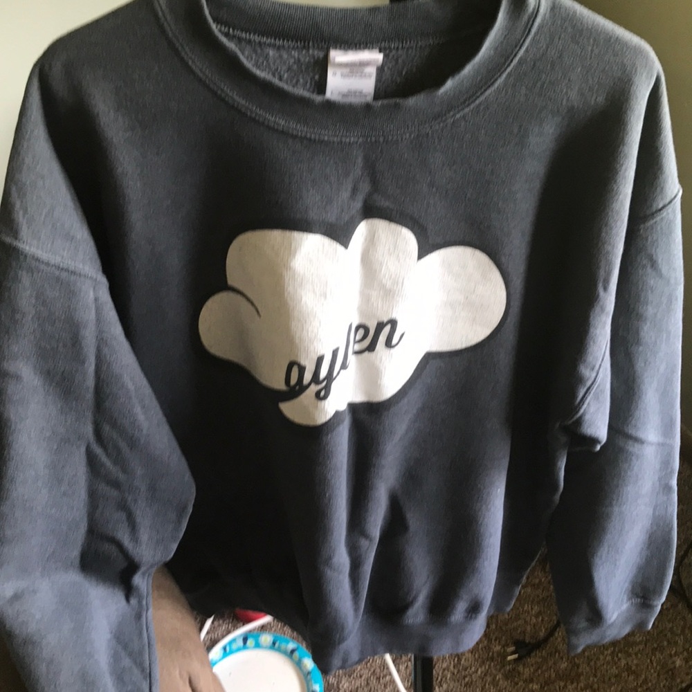 Sweatshirt